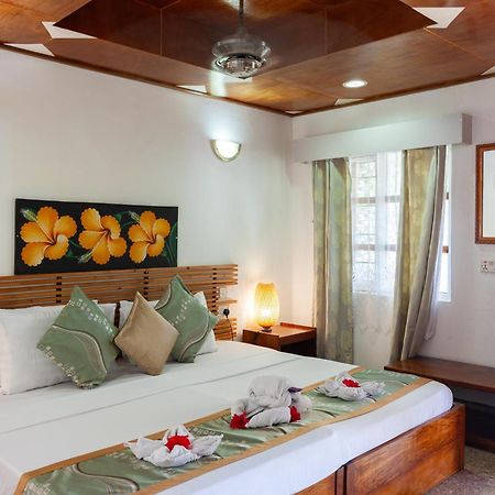 Sea View Lodge Baie Sainte Anne Exterior foto