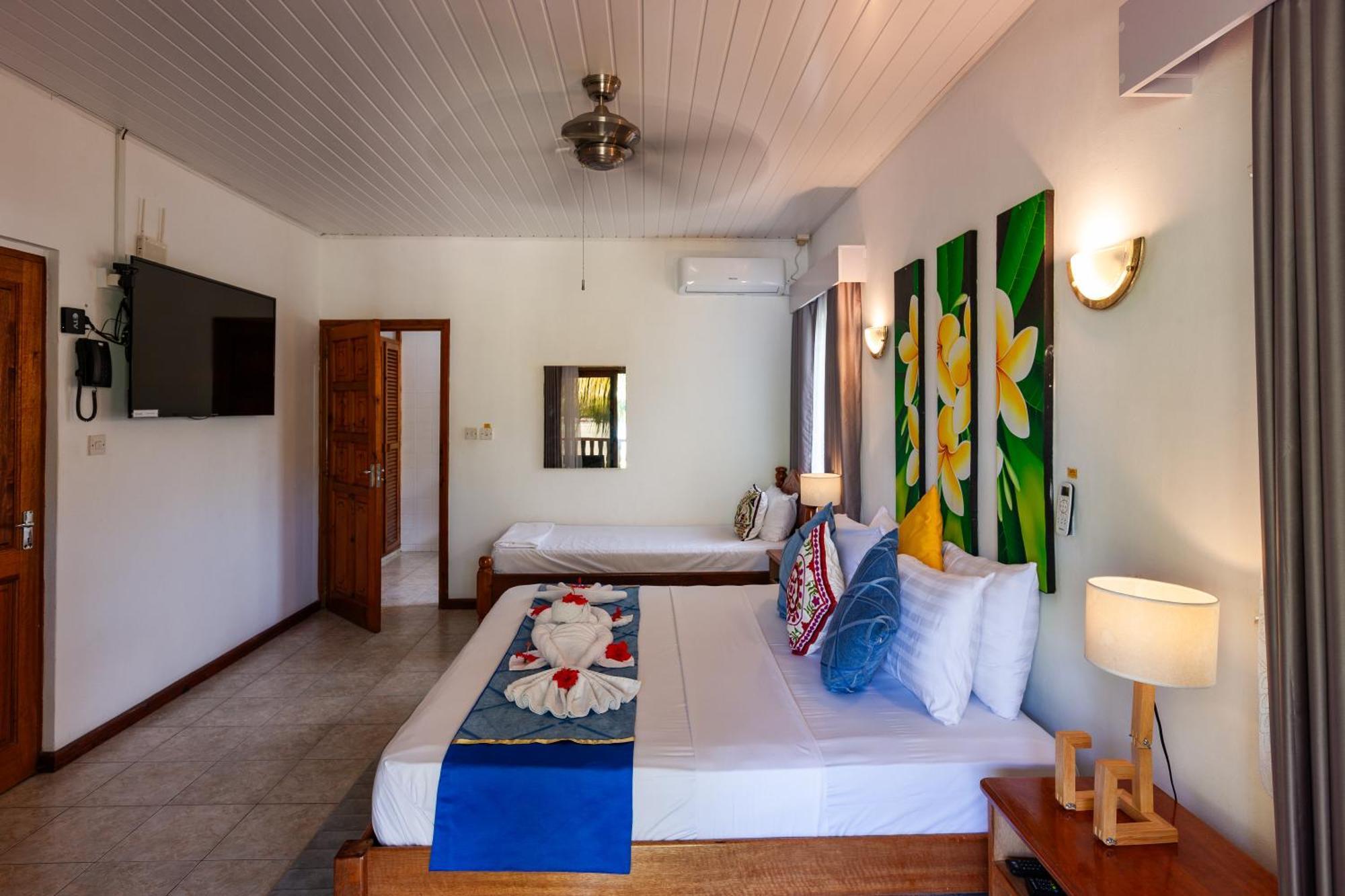 Sea View Lodge Baie Sainte Anne Exterior foto