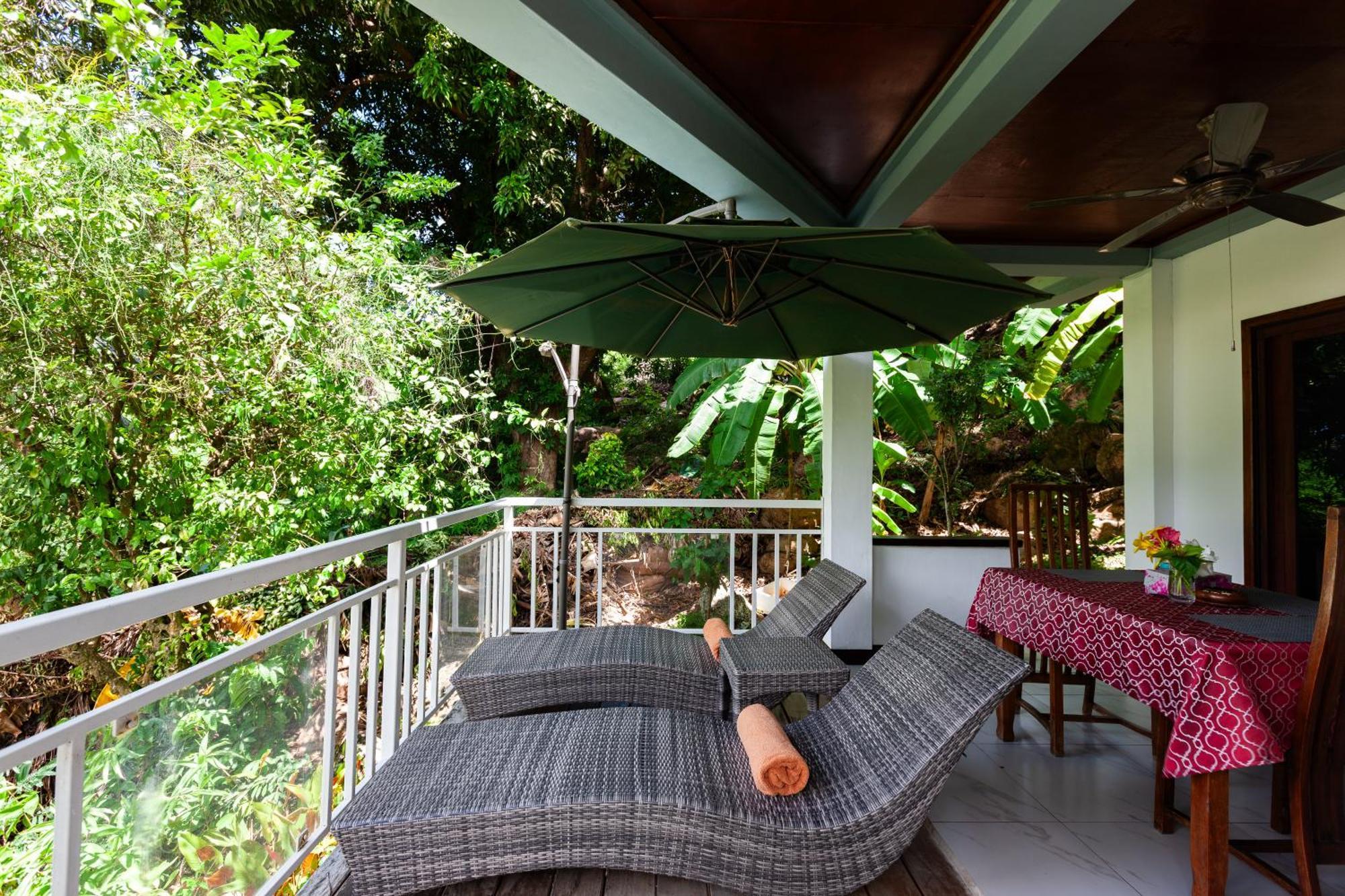 Sea View Lodge Baie Sainte Anne Exterior foto