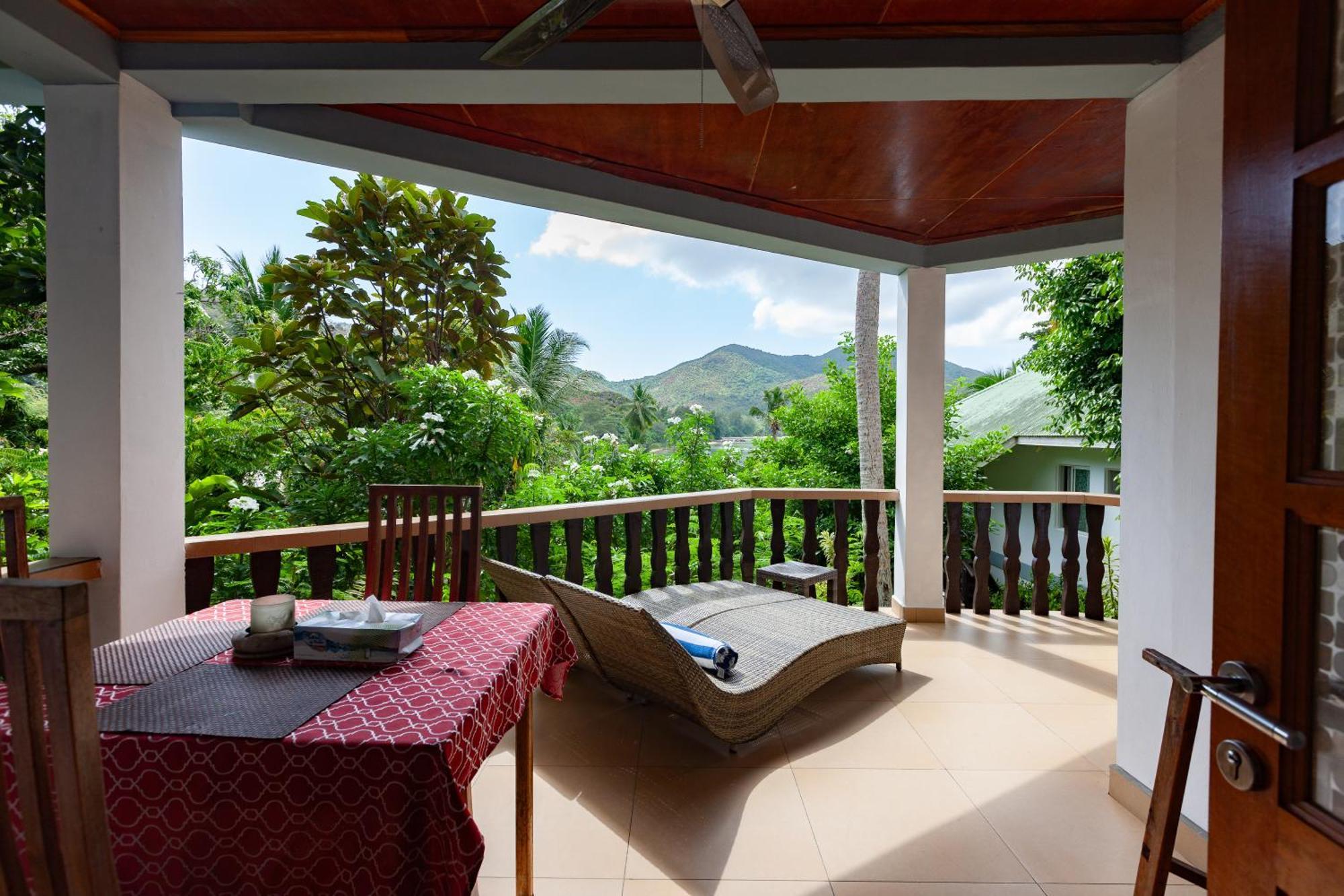 Sea View Lodge Baie Sainte Anne Exterior foto