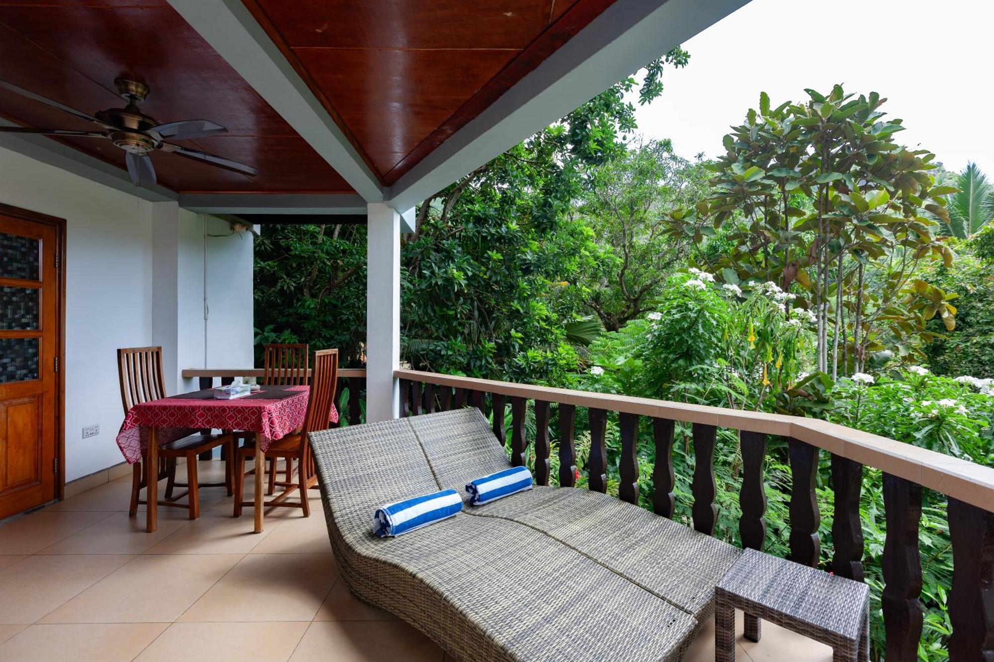 Sea View Lodge Baie Sainte Anne Exterior foto