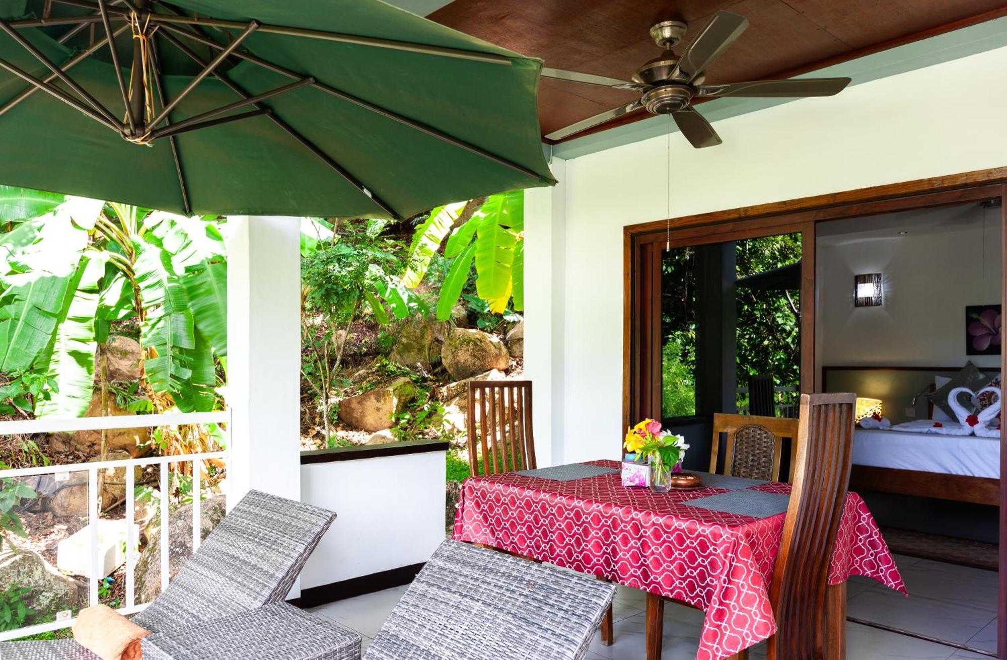 Sea View Lodge Baie Sainte Anne Exterior foto