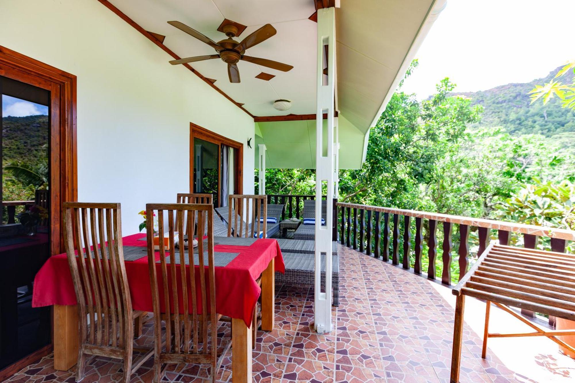 Sea View Lodge Baie Sainte Anne Exterior foto