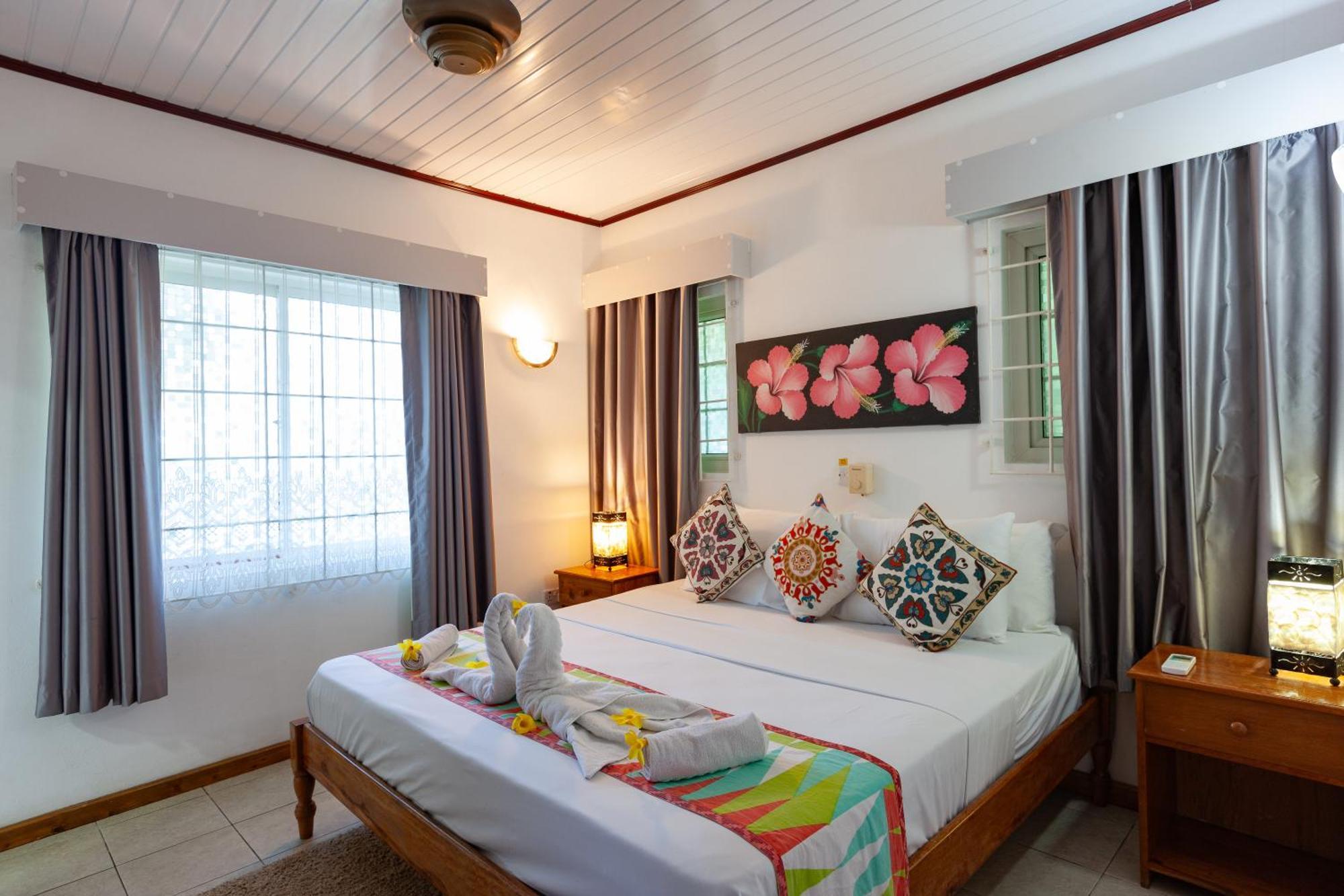 Sea View Lodge Baie Sainte Anne Exterior foto